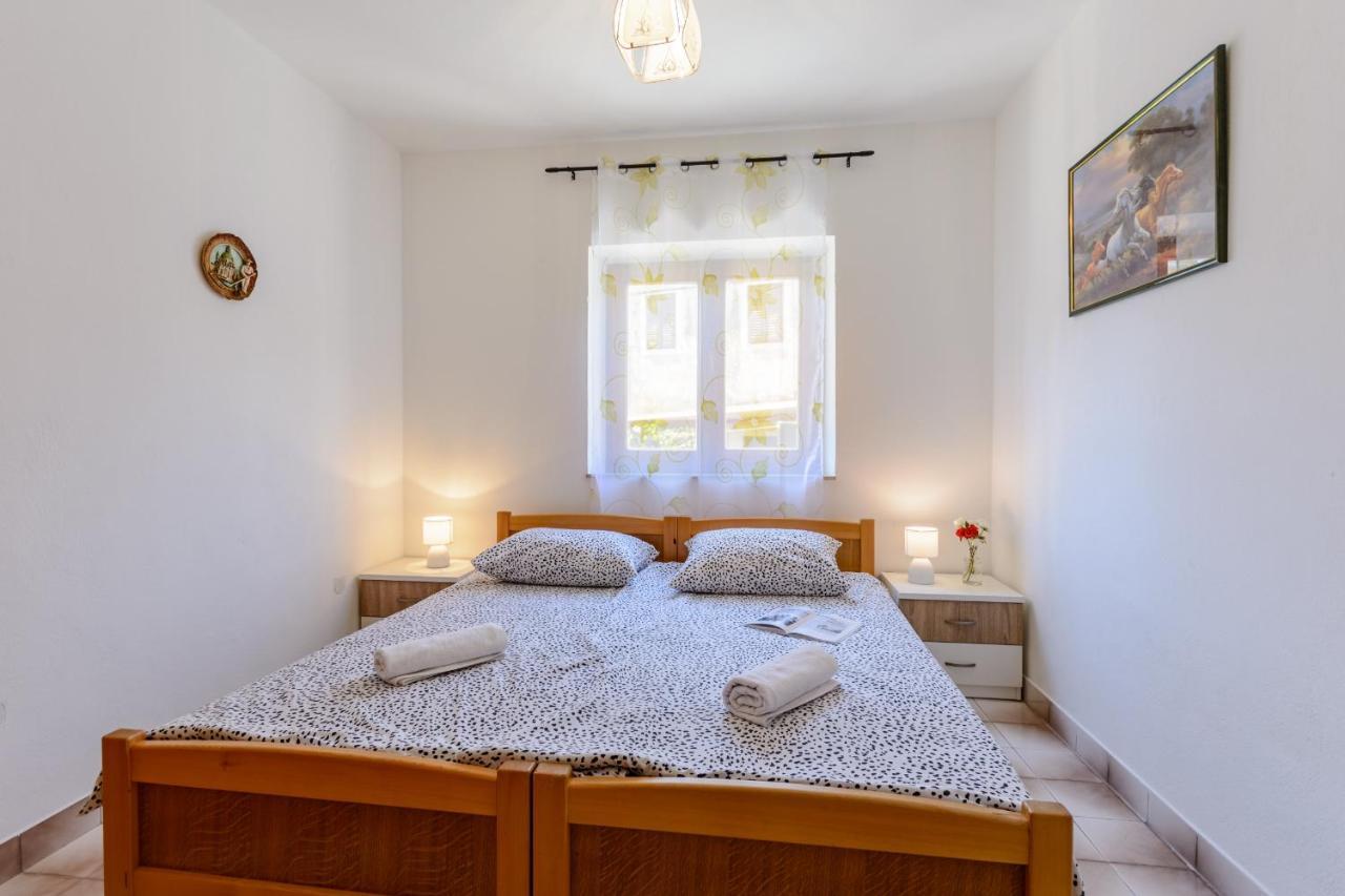 Apartments By The Sea Sumartin, Brac - 2952 Bagian luar foto